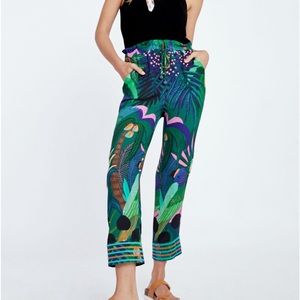 Anthropologie-Farm Rio Tropical Cropped Pants